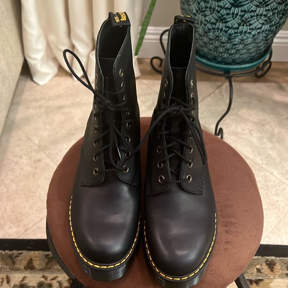 Dr Martens | Shriver Hi Women’s Wyoming Leather Heeled Boots, Size W 7 - Picture 4 of 11